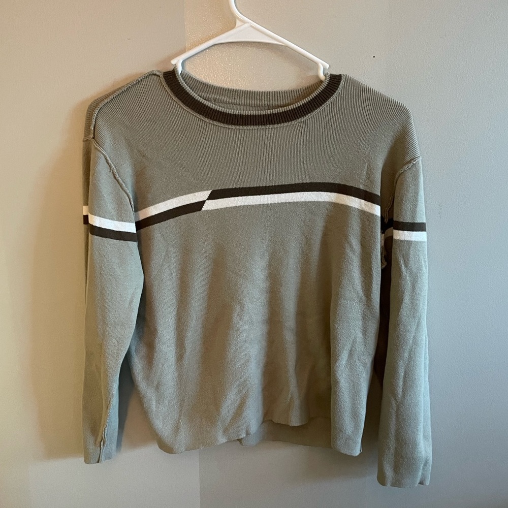 Vintage sweater. Very soft and good for pinterest outfits.